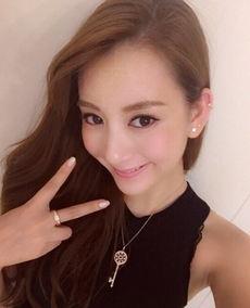 网红少女颜果儿照片,网红少女的时尚魅力瞬间